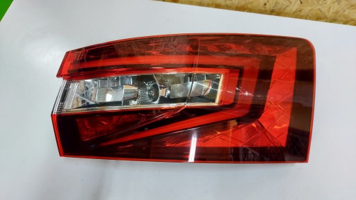 3v9945208 3V9 - Правий ліхтар правий r задній задній skoda superb iii kombi 3 combi