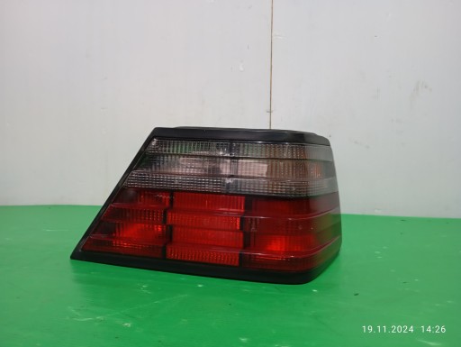 Лампа задний Mercedes Benz W124 оригинал