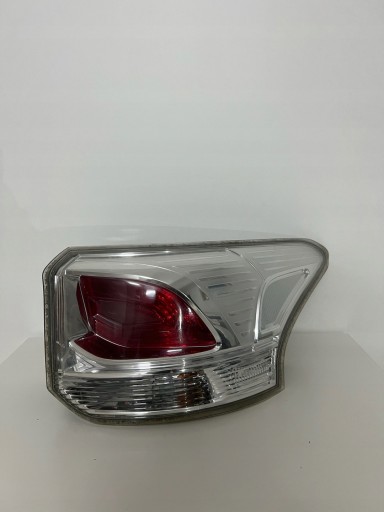 Правая задней лампы задняя Mitsubishi Outlander III 3 8330A788