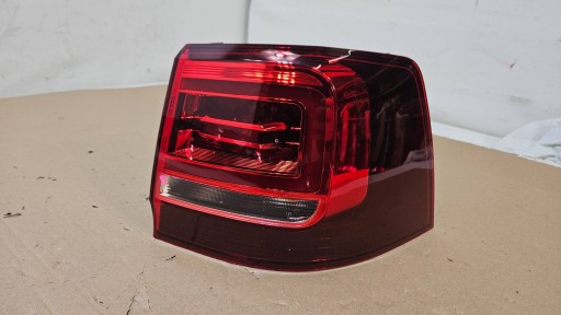 Задня лампа ззаду правого VW Sharan Lift 7N0945208