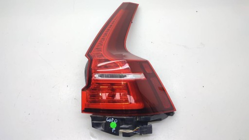 Задняя правая лампа прямо в Volvo V60 II Europa 32228899 Fender