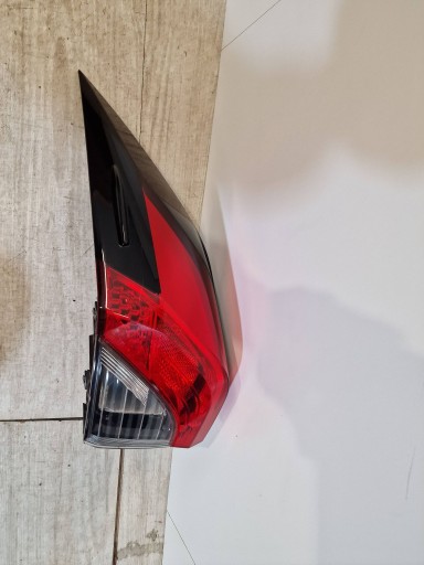 Левая задняя лампа Toyota RAV4 RAV-4 V 19-> 81560-42230