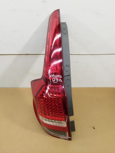 Лампа в лівій задній задній хопі Kia Ceed і підніміть Kombi 2009-2012