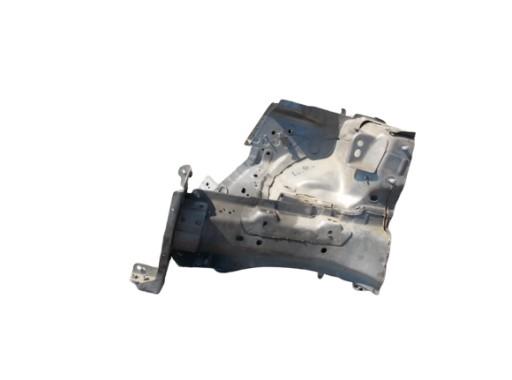 НАКЛАДКА ПРАВОЙ ЧЕТВЕРТИ LAND ROVER FREELANDER II