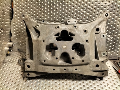 ПОДУШКА ОПОРНОЙ КОРОБКИ AUDI A6 A7 4K0 4K0399262J 8W0399118C