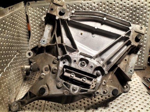 80A399262 8W0399292 - ПОДУШКА КОРОБКИ ПЕРЕДАЧ ОПОРНОЙ ЛАМПЫ Q5 SQ5 80A 80A399262AP