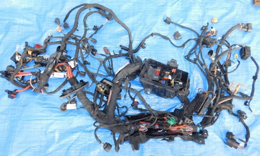 LEON IV 5F 1.4 TSI ГИБРИДНЫЙ ОТДЕЛЕНИЕ ДВИГАТЕЛЯ, УСТАНОВКА БЛОК ПРЕДОХРАНИТЕЛЕЙ