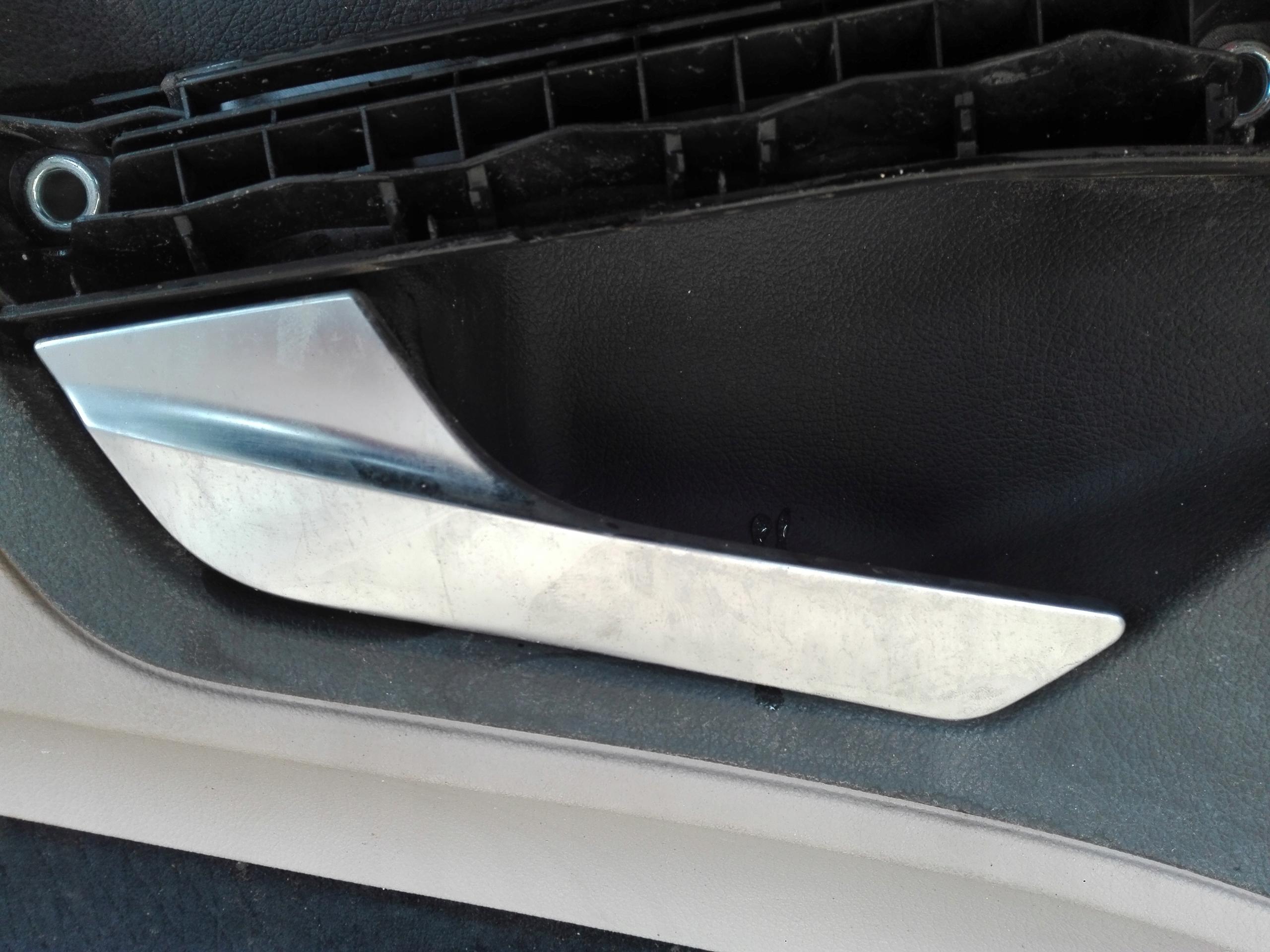 ЛЕВАЯ ВНУТРЕННЯЯ РУЧКА MERCEDES ACTROS MP4 100 ЗЛ