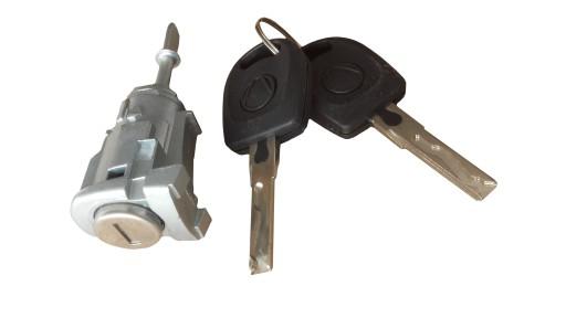 ЛЕВАЯ ВСТАВКА ЗАМОК ДЛЯ ЛЕВОЙ ДВЕРИ SEAT CORDOBA 6L