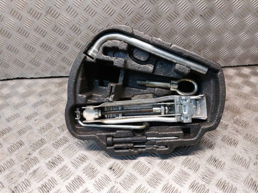 ДЖЕК АВТОМОБИЛЬНЫЙ ПОДЪЕМНИК БУКСИРОВОЧНЫЙ ЗАМОК VW POLO IV LIFT 1J0012115L