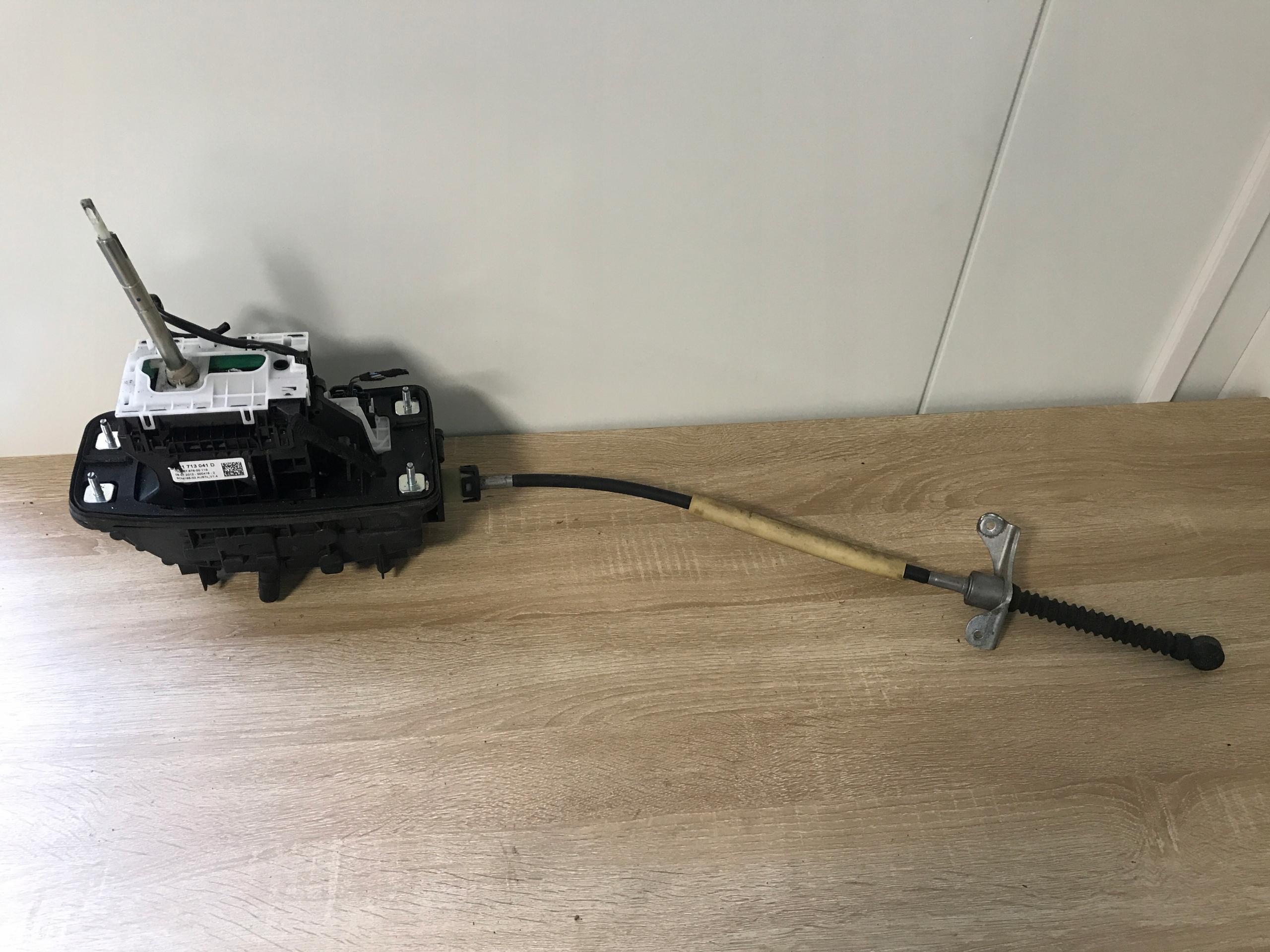 Важіль перемикання передач автоматичний AUDI Q5 8r1713041d