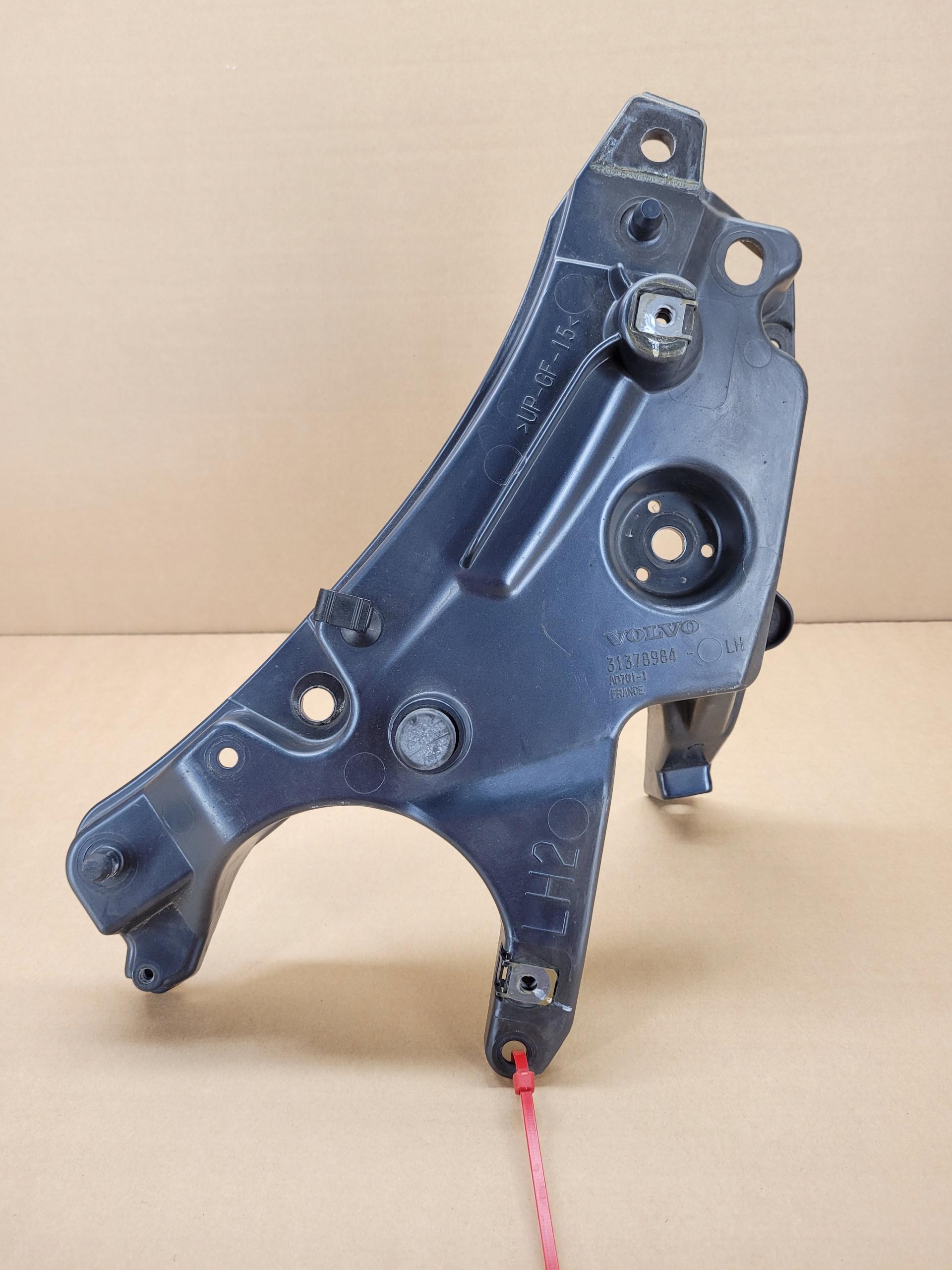 3723 31378984 - Ліве ковзання кріплення крила VOLVO S90 V90 723