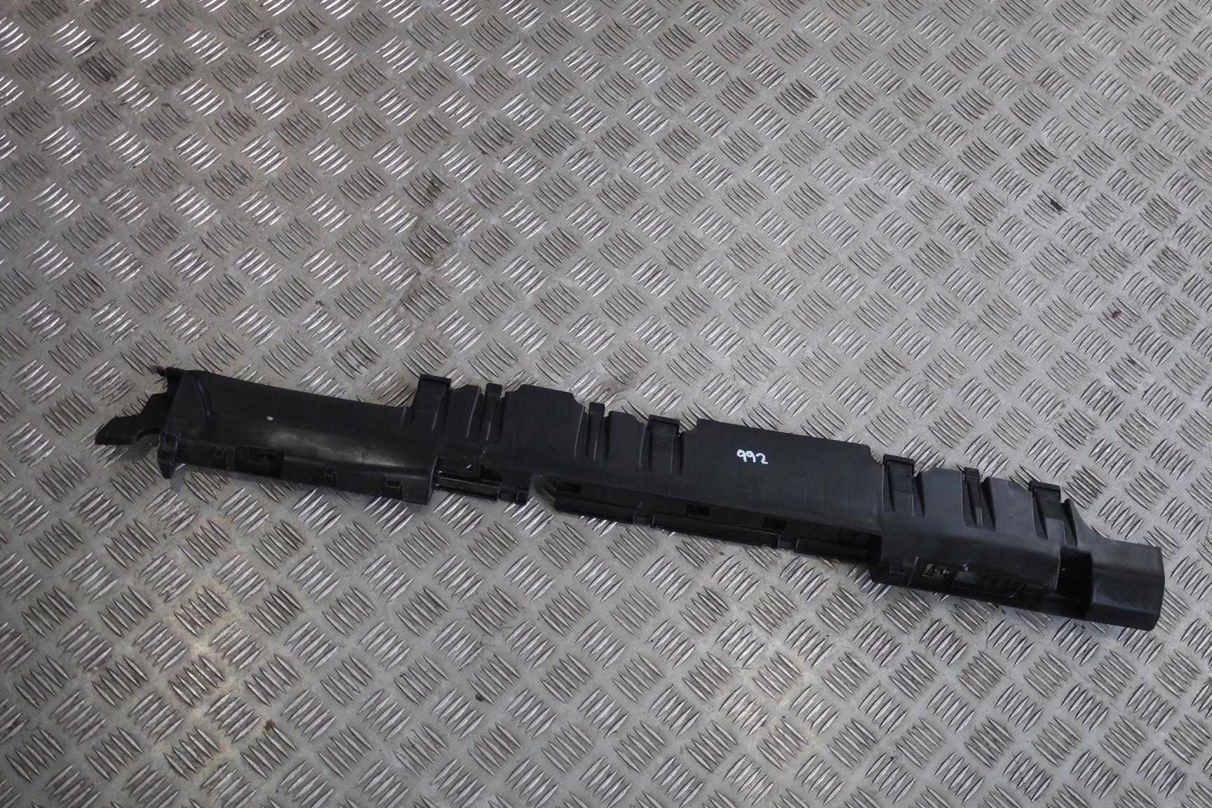 ЛЕВАЯ НАКЛАДКА PORSCHE 992 992863479A