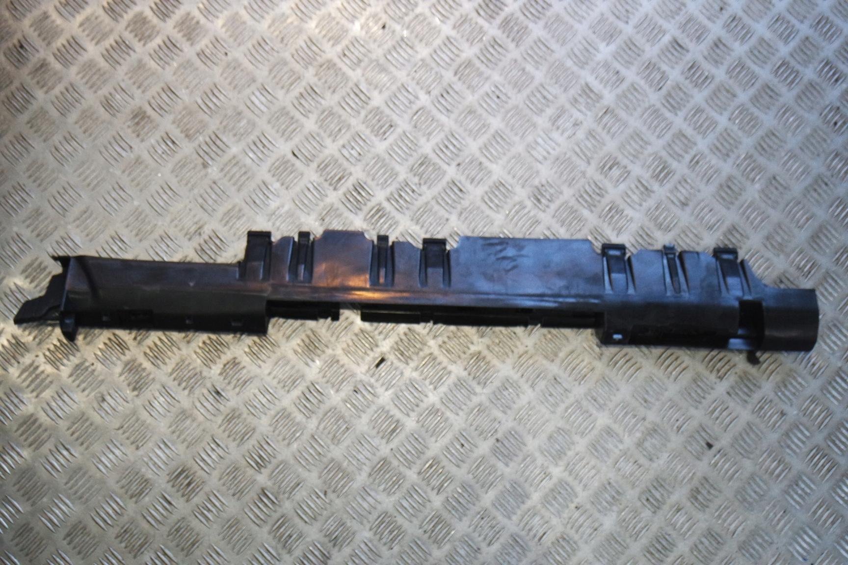 ЛЕВАЯ НАКЛАДКА PORSCHE 992 992863479B