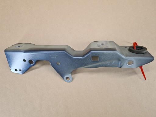 3823 32277537 - Левый кронштейн крепление крыла XC40 C40 723