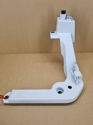 7784 32318691 - ЛІВИЙ КРОНШТЕЙН ОКУЛЯР КРІПЛЕННЯ КРИЛА XC40 614