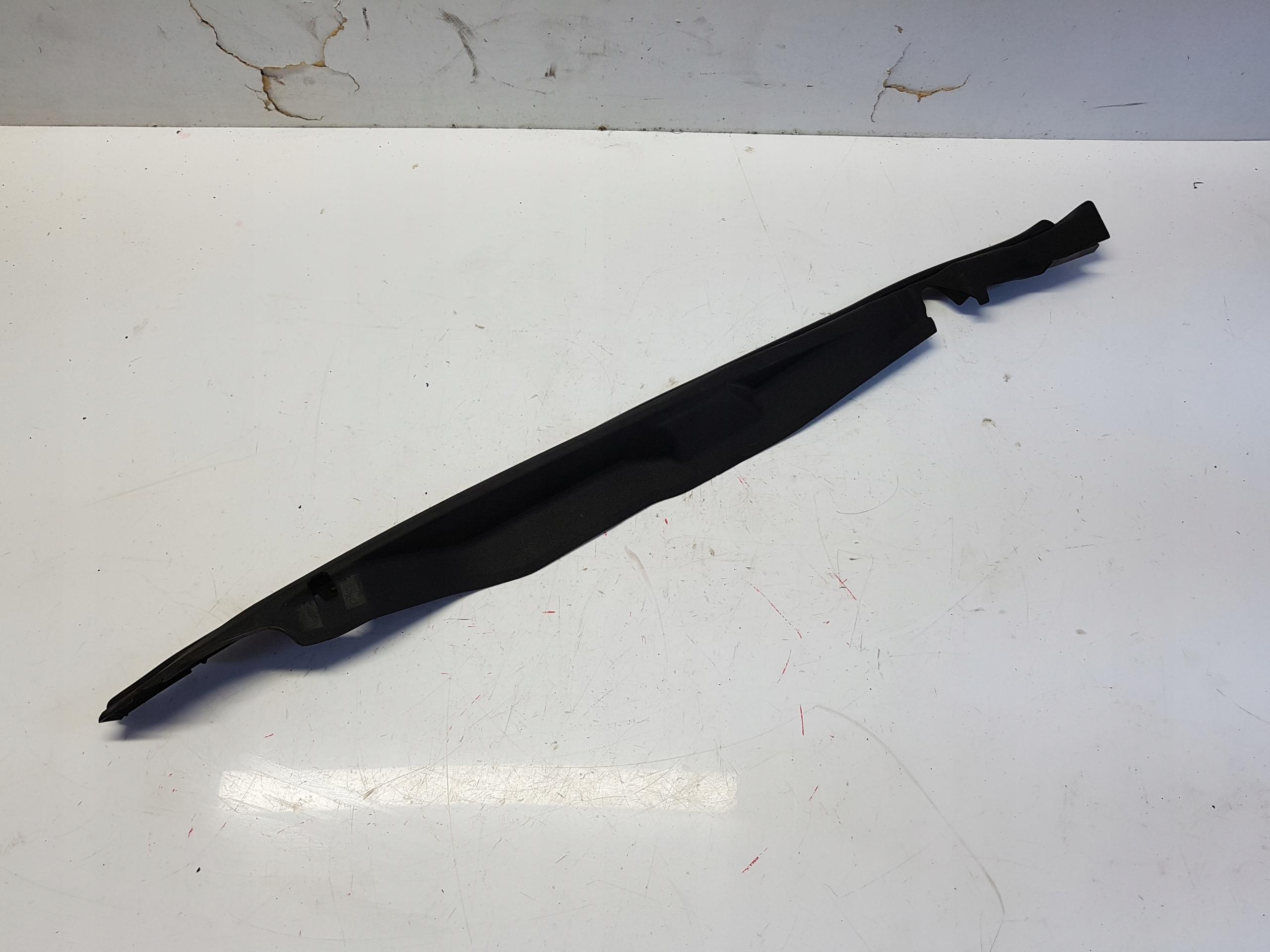 53807-53030 - LEXUS IS300H IS III брызговик передний правый