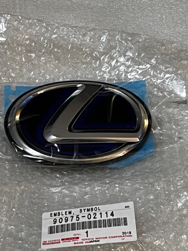 90975-02114 - ЭМБЛЕМА КРЫШКИ БАГАЖНИКА LEXUS NX300H 9097502114