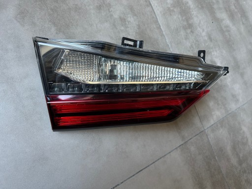 Lexus rx 350 15-19 фонарь задний левый в люке