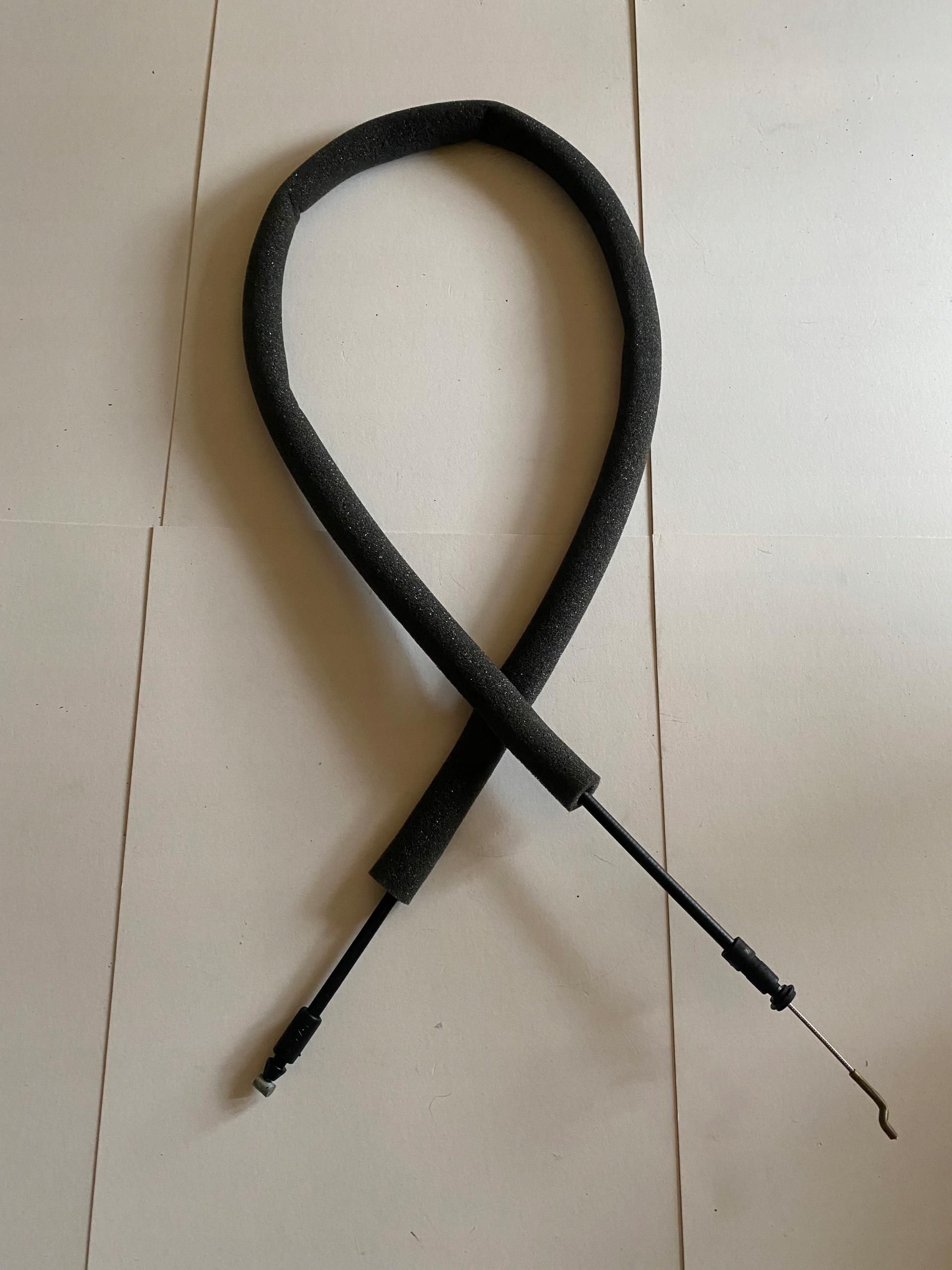 ТРОС ЗАМКА БОКОВОЙ ДВЕРИ FIAT DOBLO 51821600