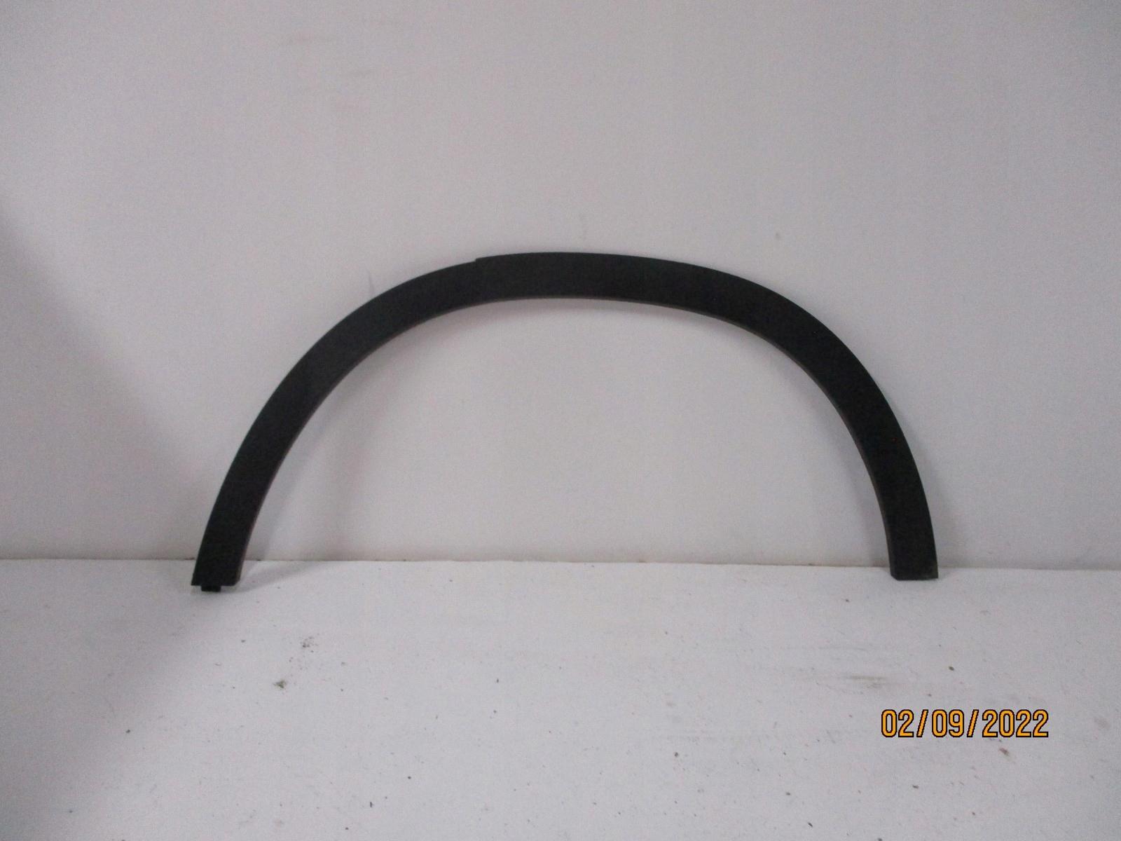 Бризговики MERCEDES 156 GLA a1568851300 лівий