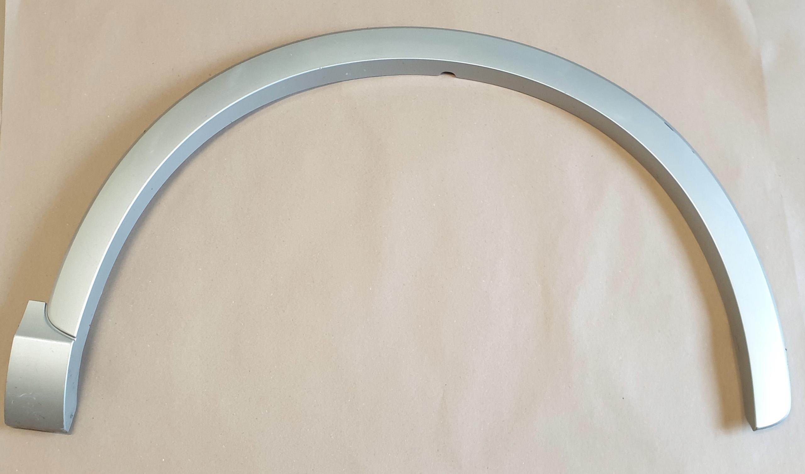 8U0853718A - Накладка крыла правая передняя AUDI Q3 8U OE