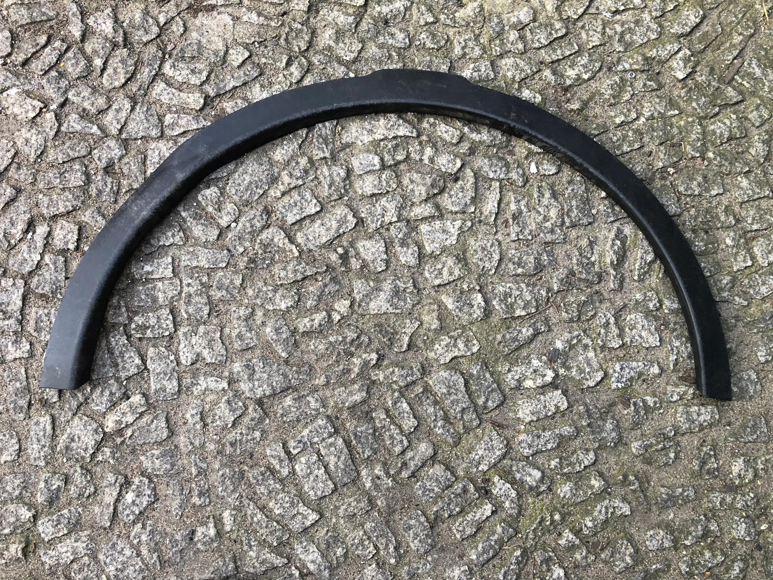 FK72-16A074-AB - ОБШИВКА КРИЛА ПРАВА ПЕРЕДНЯ DISCOVERY SPORT