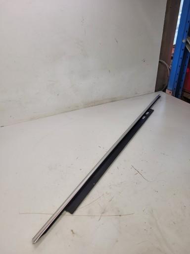 Хромована накладка дверей права задня AUDI A8 D4 4H4853764B