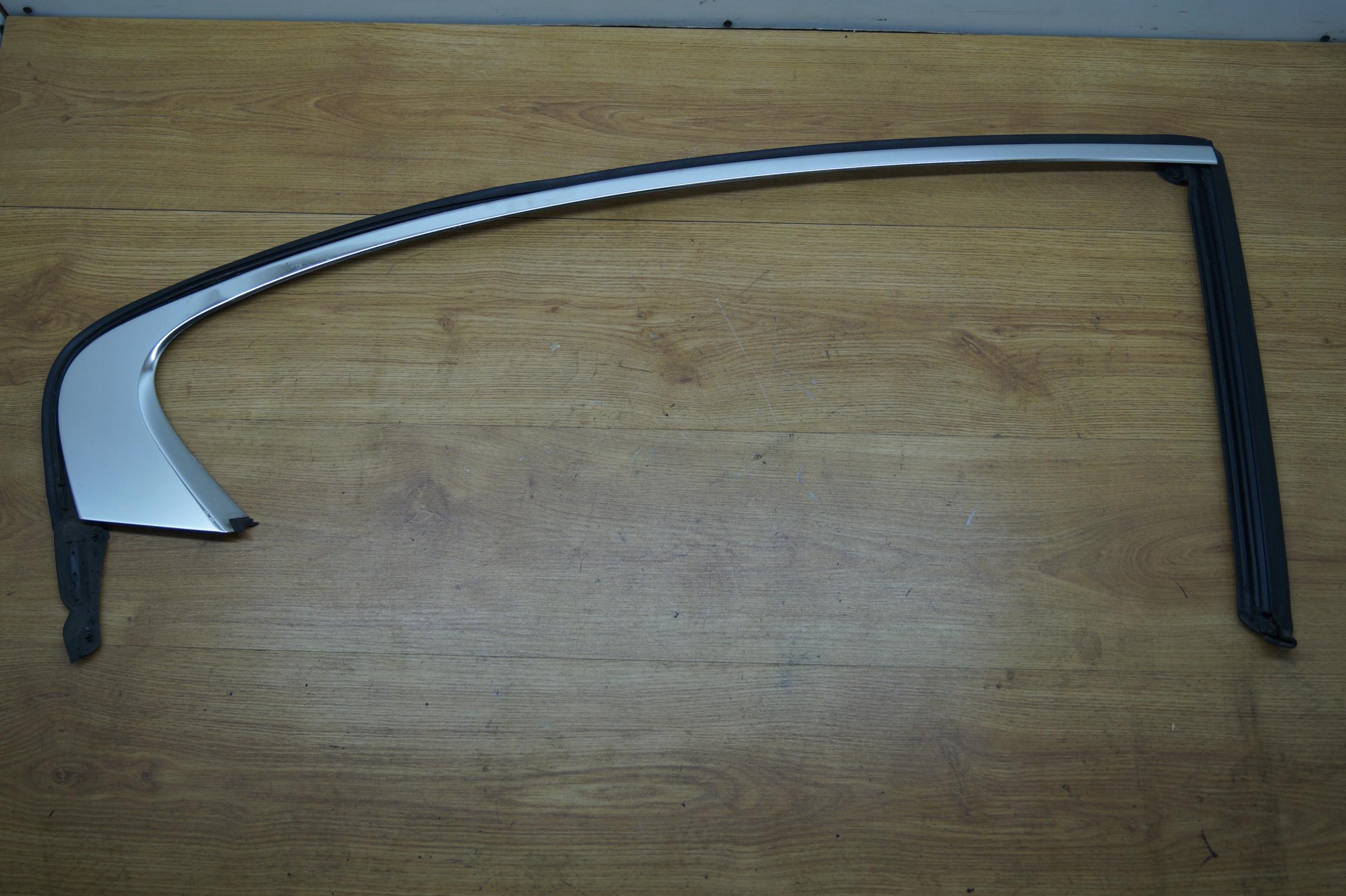 ХРОМИРОВАННАЯ НАКЛАДКА ДВЕРИ ПРАВАЯ ЗАДНЯЯ JAGUAR XE