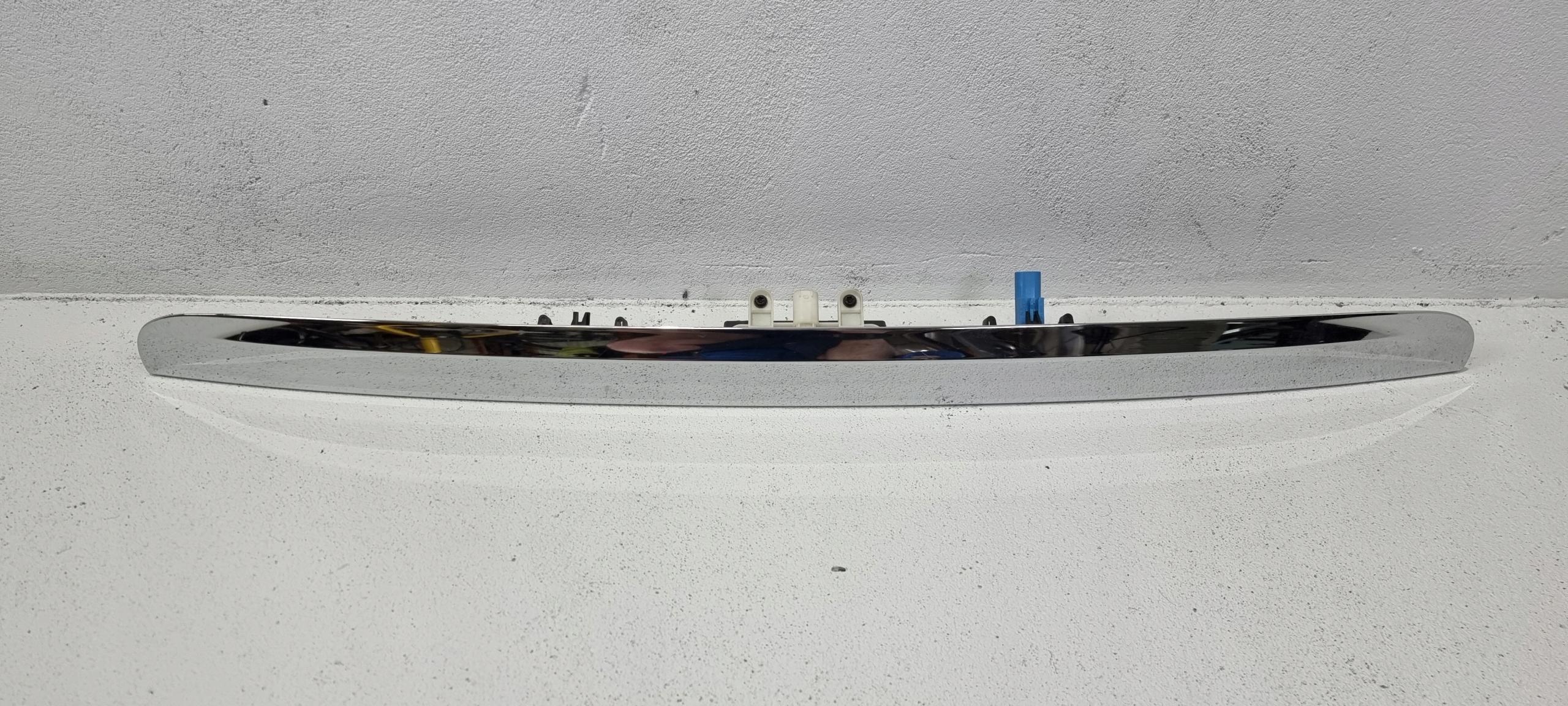 A2467400893 - Хромована накладка задньої кришки MERCEDES B W246