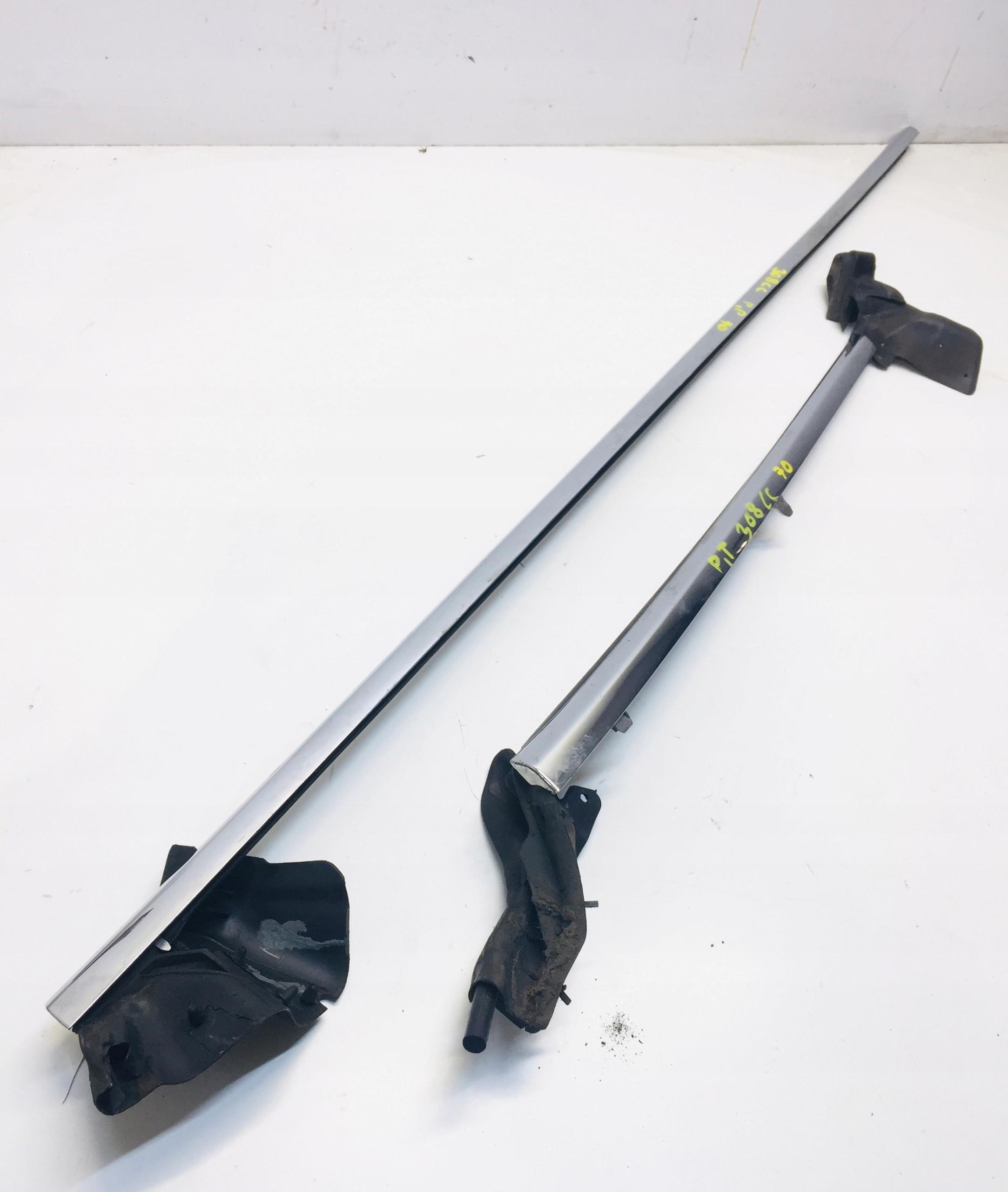 Хромована накладка справа в двері і ззаду PEUGEOT 308 CC