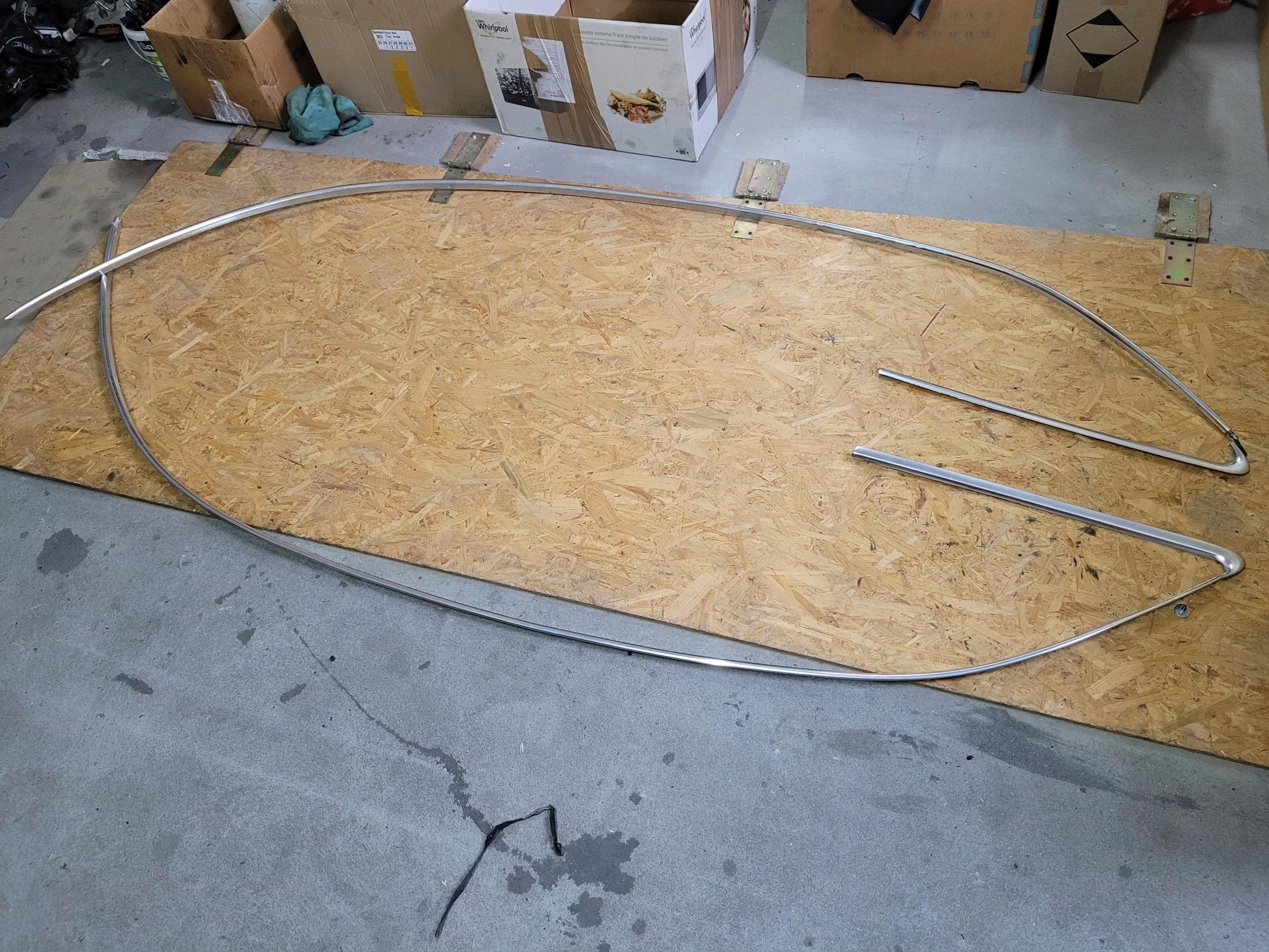 Хромированная накладка на крышу A4 B8 универсал правая левая