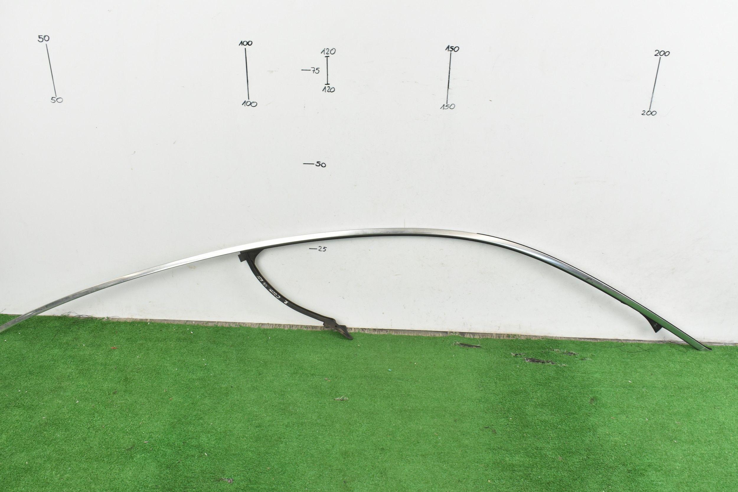 A2056730283 A2056730298 - Накладка на крышу уплотнитель правой двери W205 COUPE