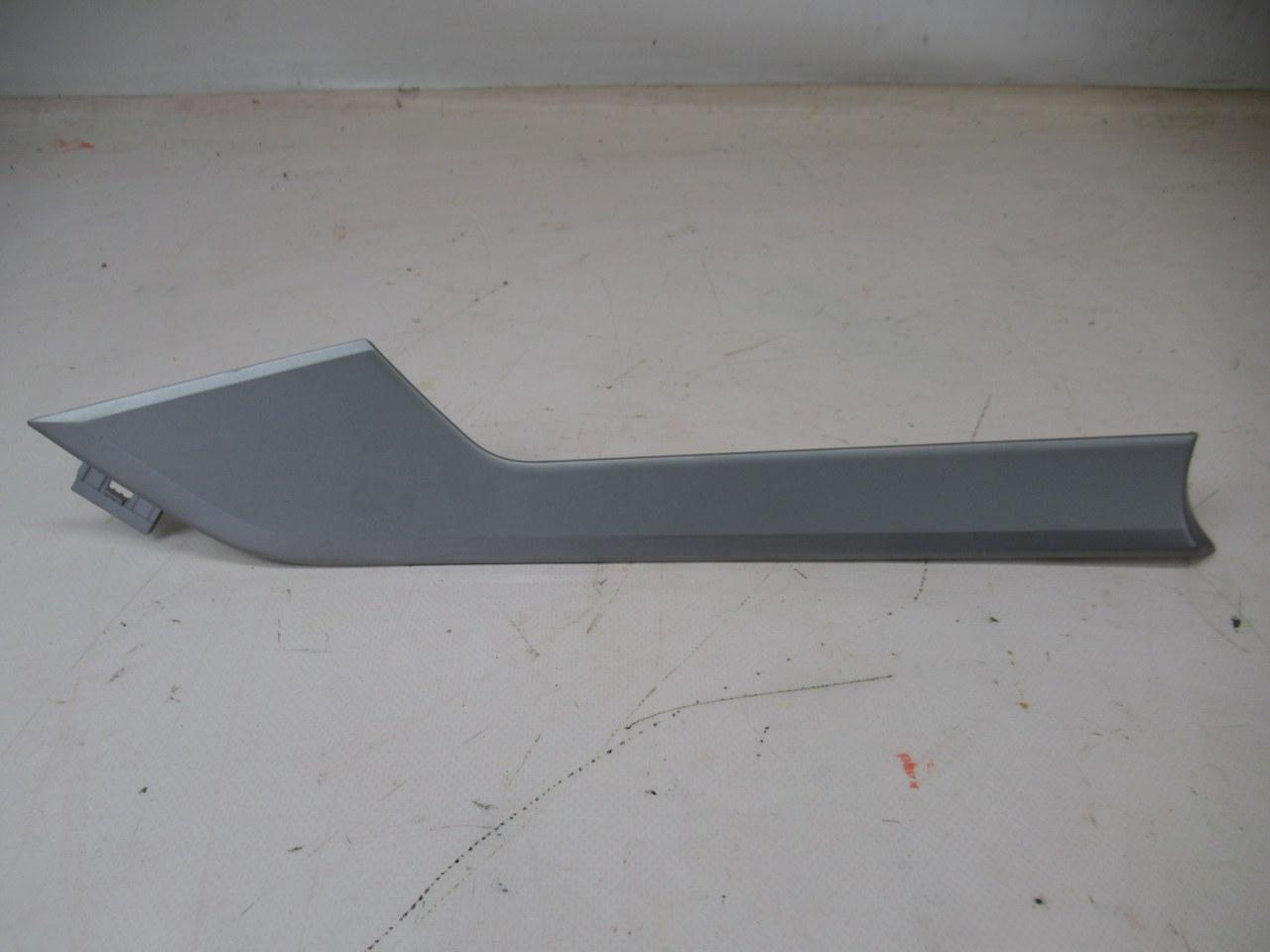 8W0867409AG - Молдинг декор двери левый передний AUDI A4 B9 8W0 19r