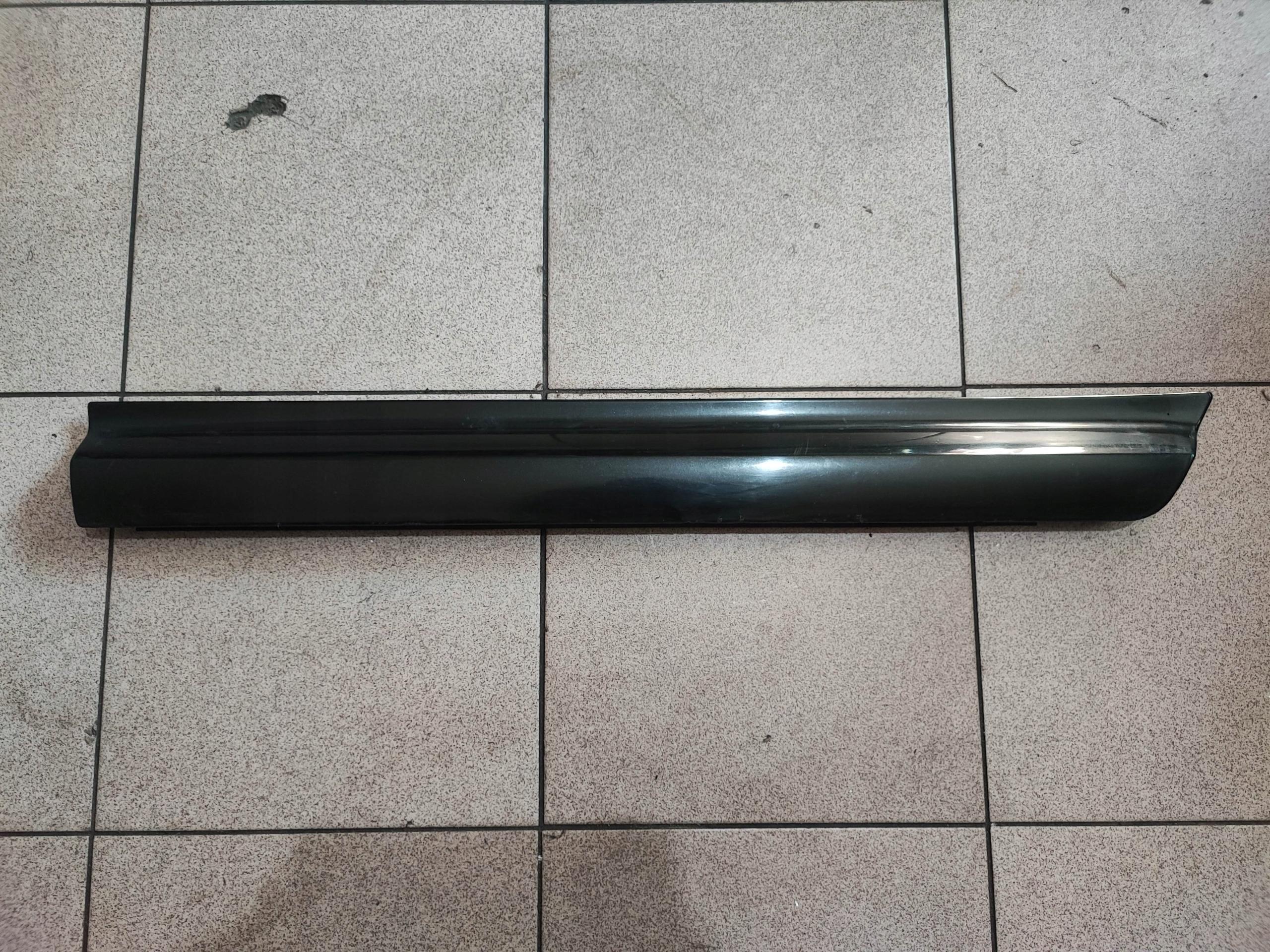 Нижня планка дверей ліва задня AUDI A8 D3