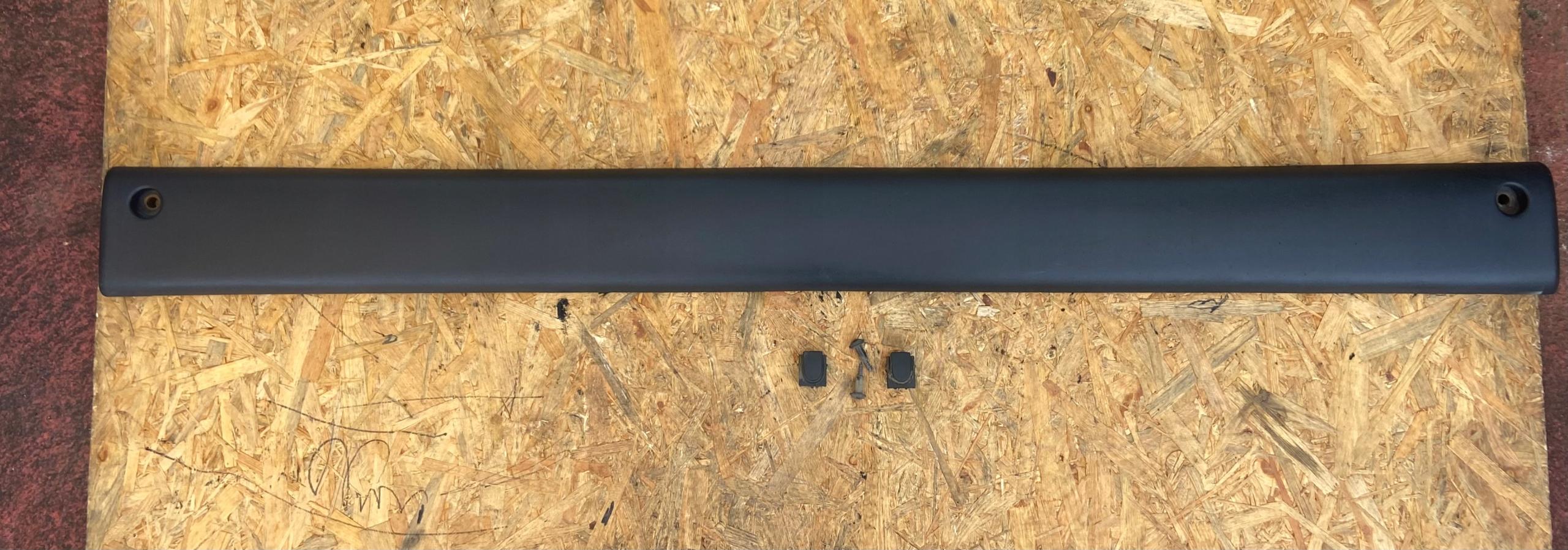 МОЛДИНГ БІЧНИХ ДВЕРЕЙ MOVANO MASTER II 2 03-10