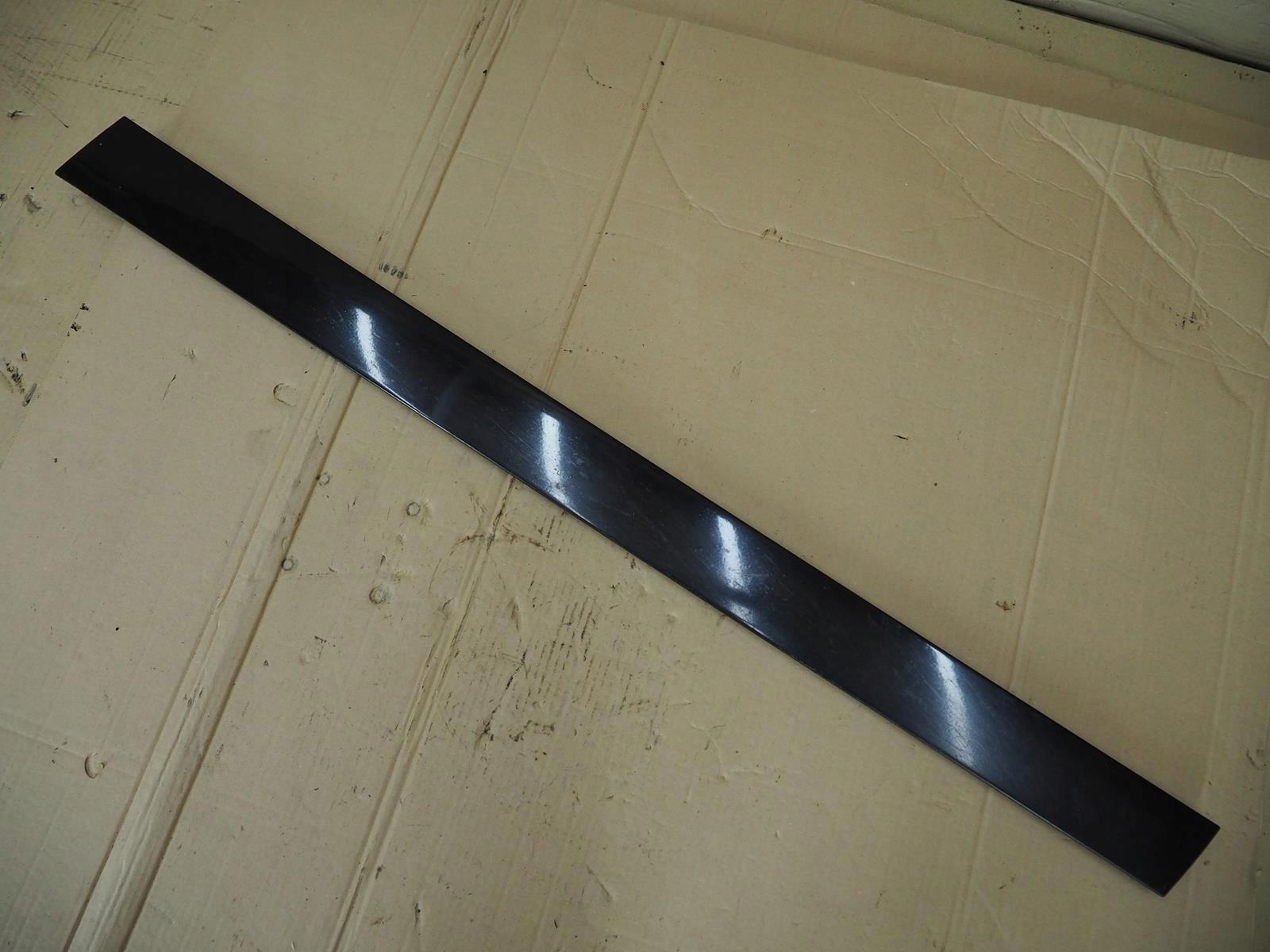 Накладка двери нижняя правая передняя AUDI A6 C6 LZ9Y