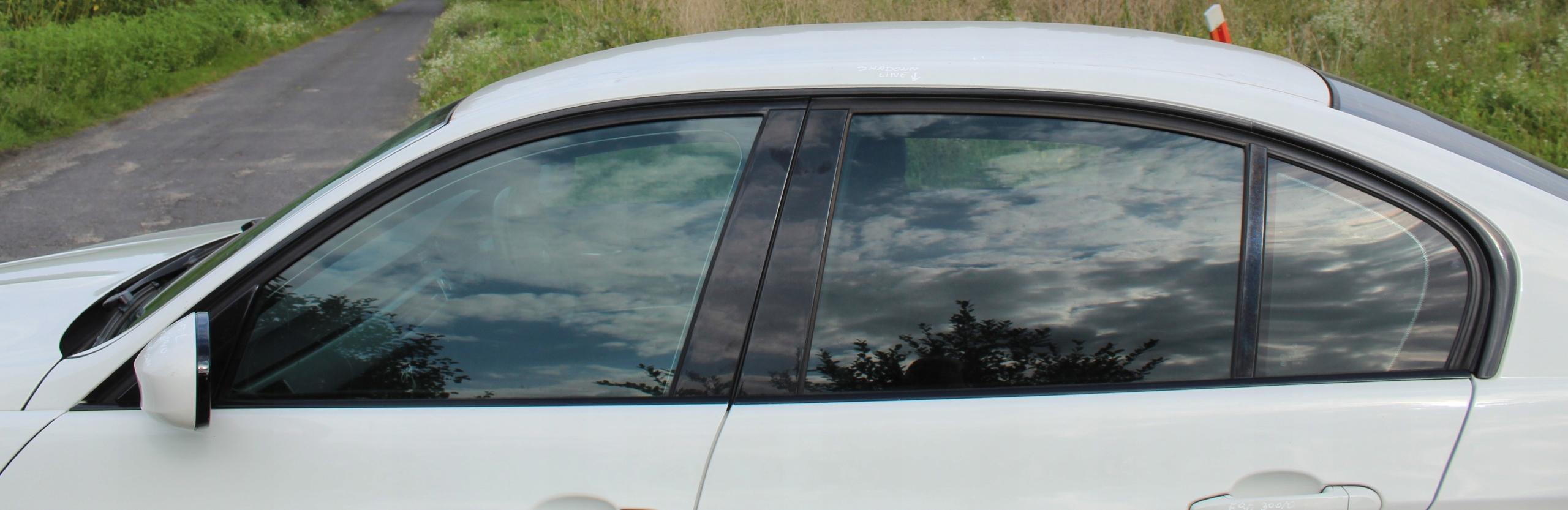 Обшивка дверей кузова ліва SHADOW BMW E90 LIFT