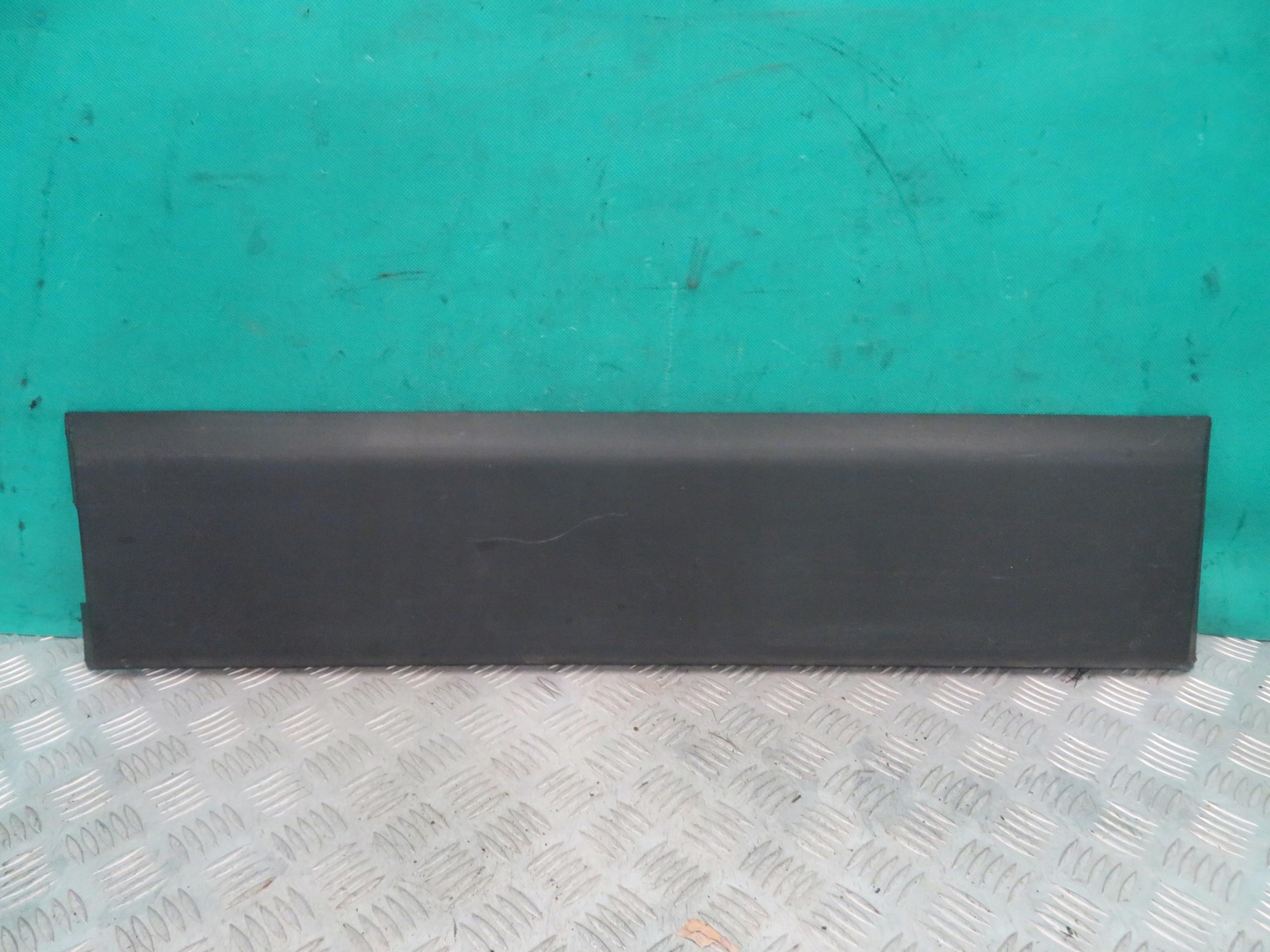828210161R - МОЛДИНГ ДВЕРИ ЛЕВЫЙ ДУБЕЛЬ КАБИНА MASTER III MOVANO