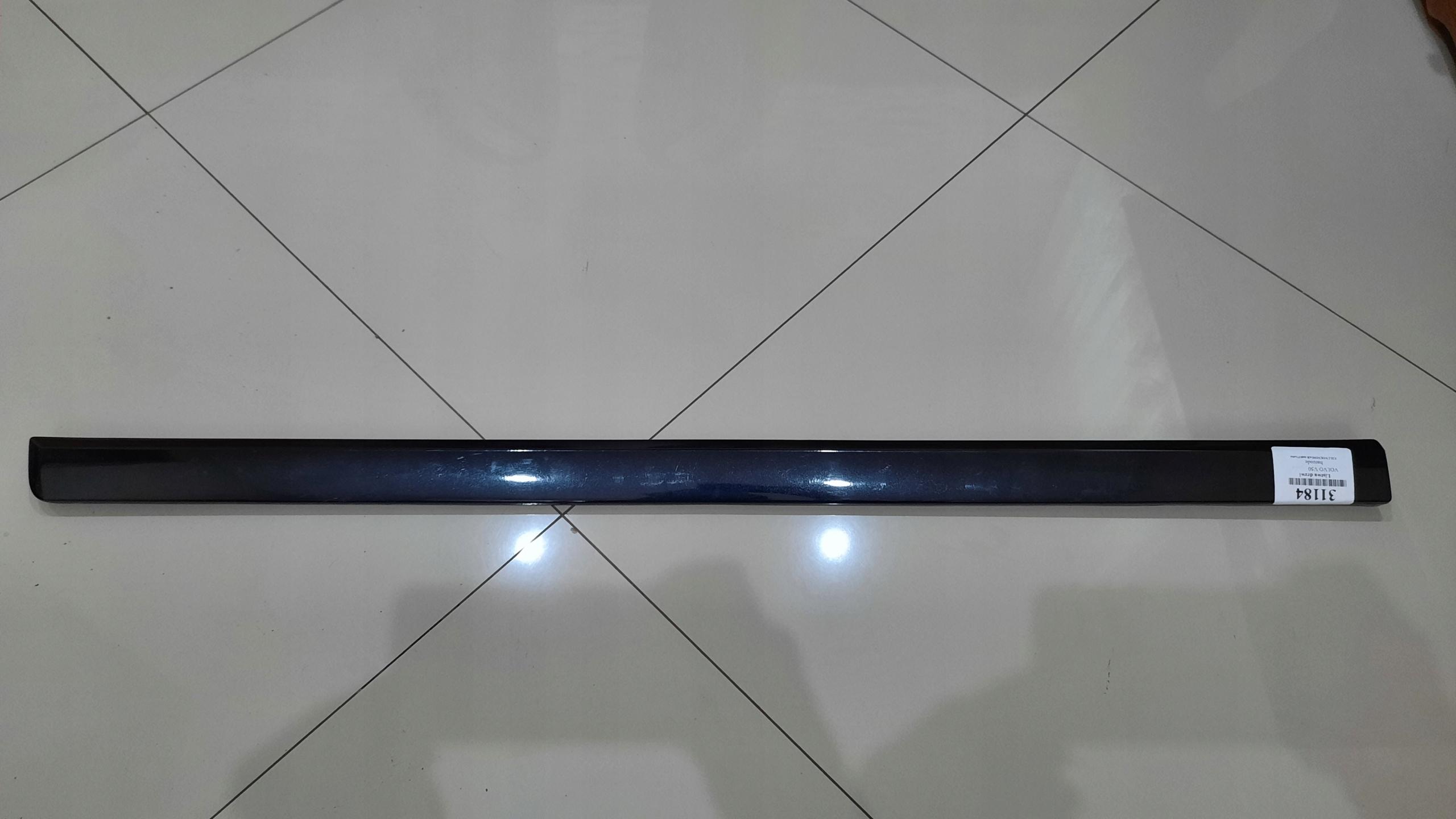 Молдинг двері лівий передній VOLVO S40 V50 LIFT 07-12R