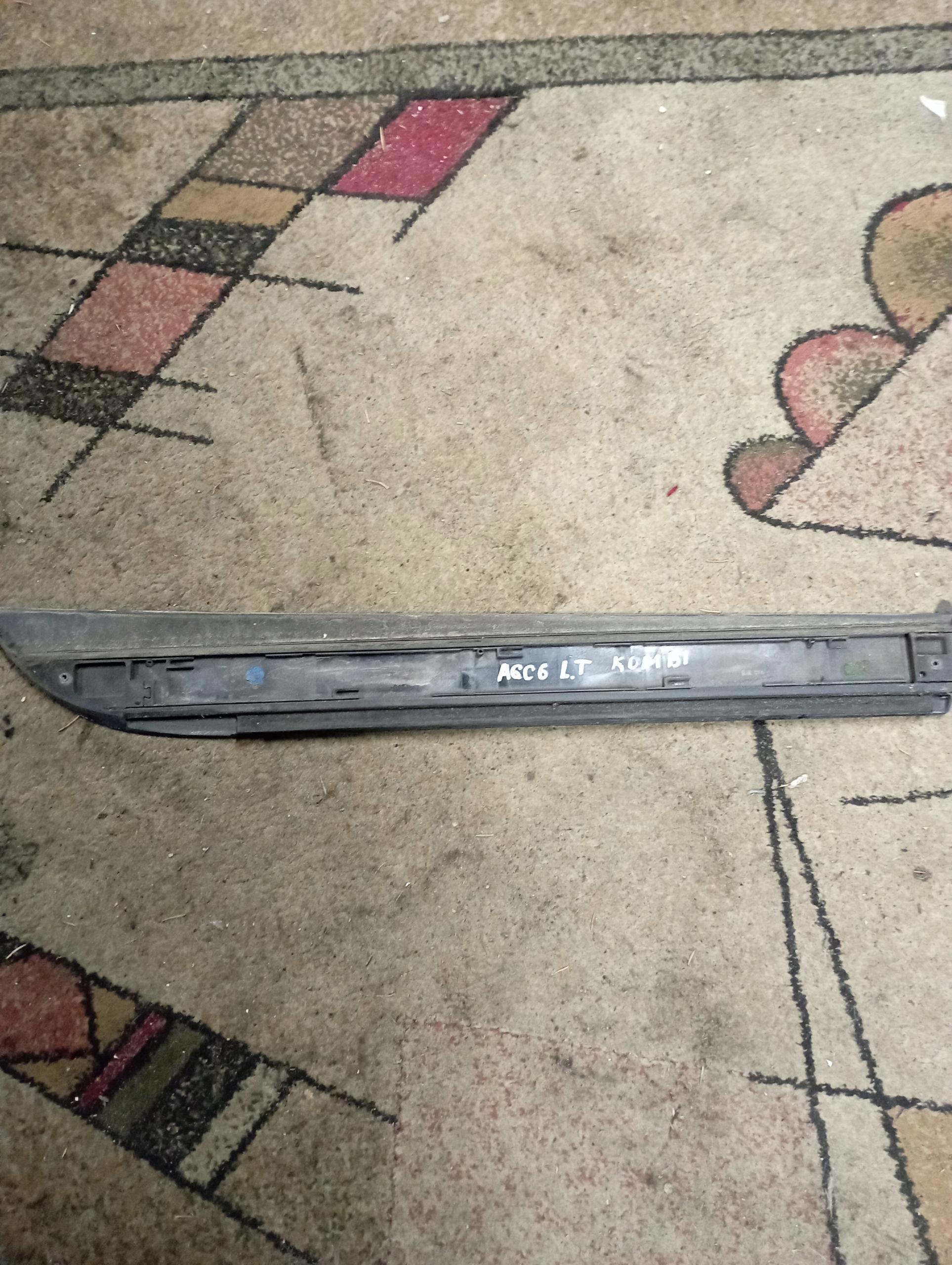 4F0853969E - Молдинг двері лівий задній AUDI A6 C6 LZ7Q