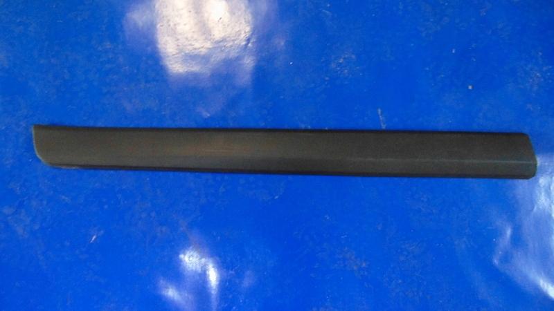 31294845 - МОЛДИНГ ДВЕРІ ЛІВИЙ ЗАДНІЙ VOLVO XC60 І 08-17 РІК