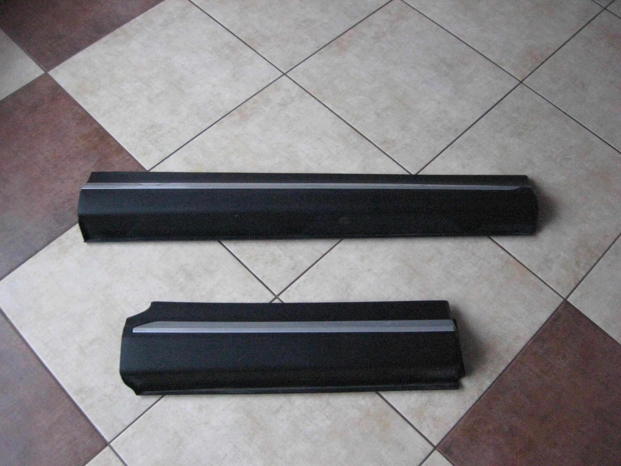 ОБШИВКА ДВЕРЕЙ-ПРАВА-MITSUBISHI ECLIPSE CROSS