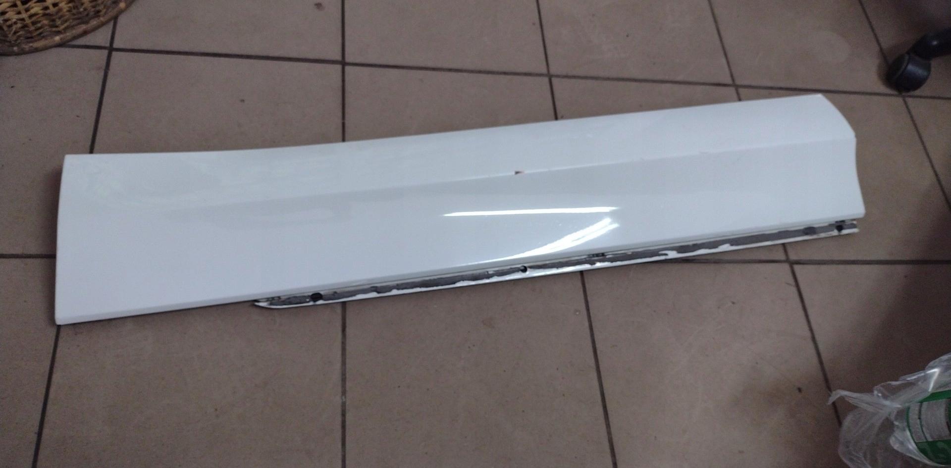 МОЛДИНГ ПЕРЕДНЬОЇ ПРАВОЇ ДВЕРІ VW TIGUAN II 5NN854940A