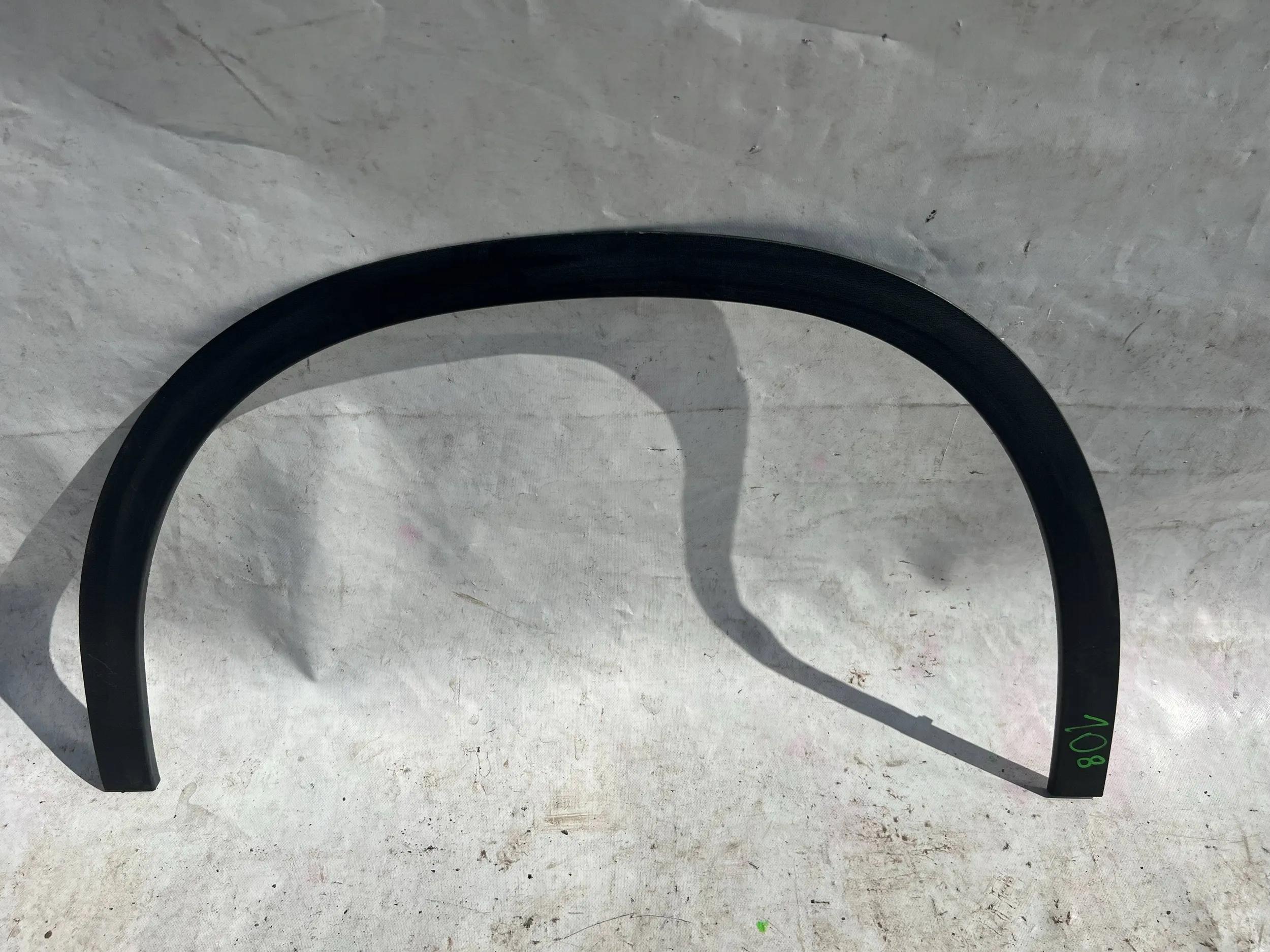 A1568852322 - Молдинг левый MERCEDES GLA W156 X156 передний передний