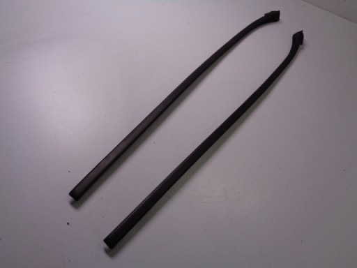 39041883 39041884 - НАКЛАДКА ПЕРЕДНЬОГО ВІКНА OPEL ASTRA V K KOMBI LIFT 2019р