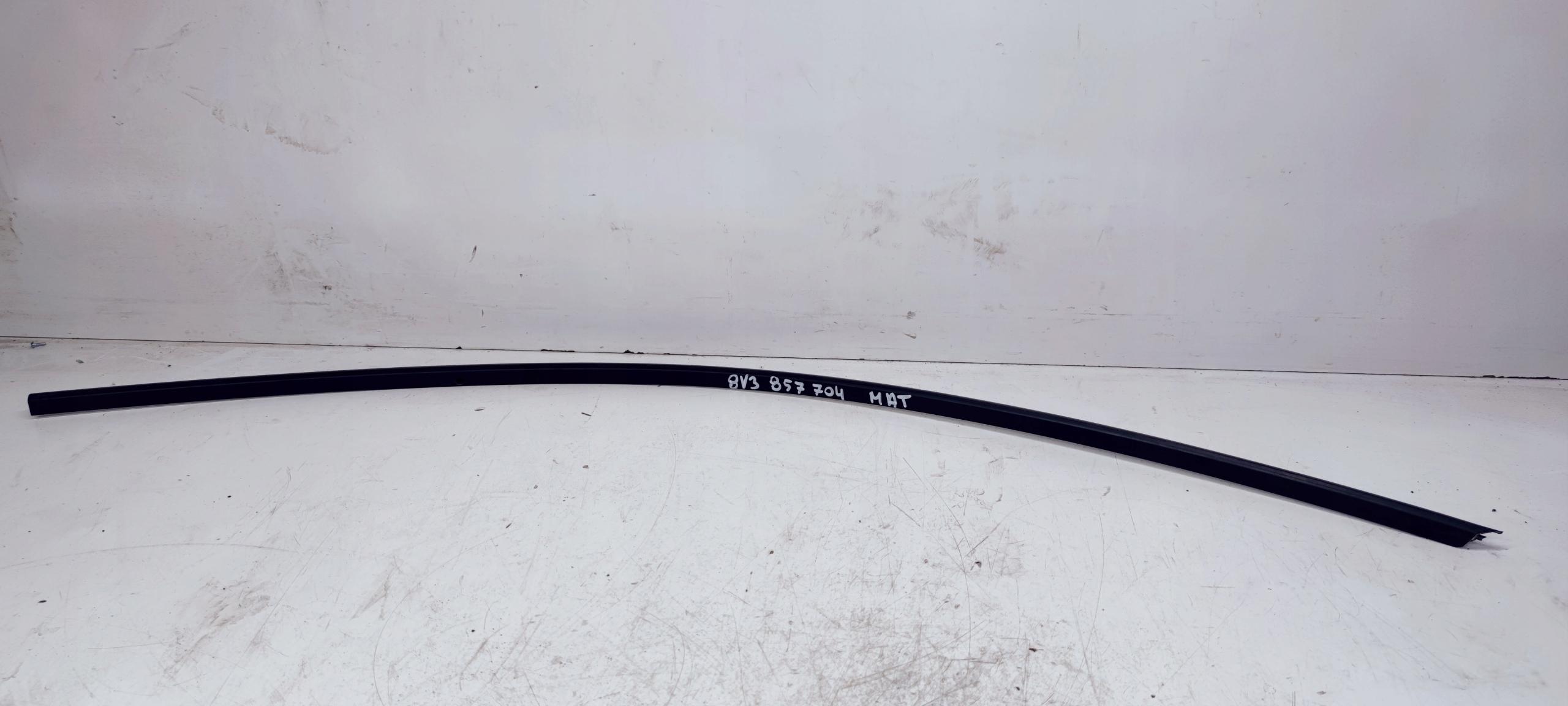 Молдинг коврик правый кузов AUDI A3 8V 8V3857704