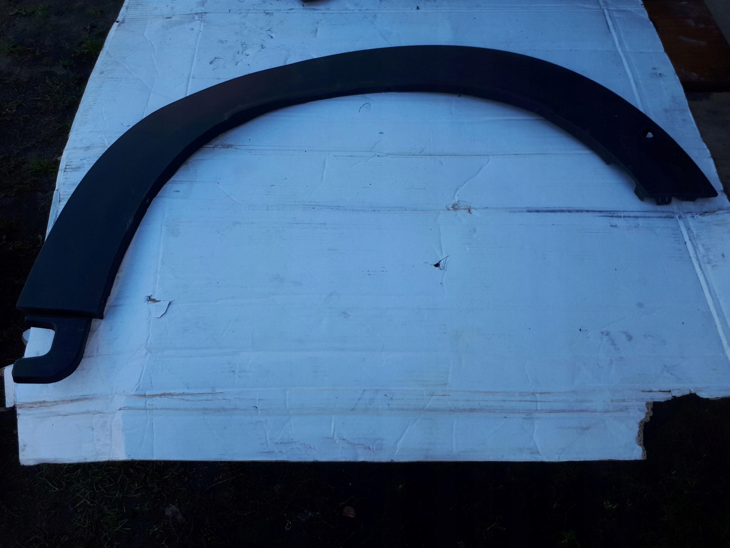 R60 5177 - Накладка на крыло правая передняя MINI F60