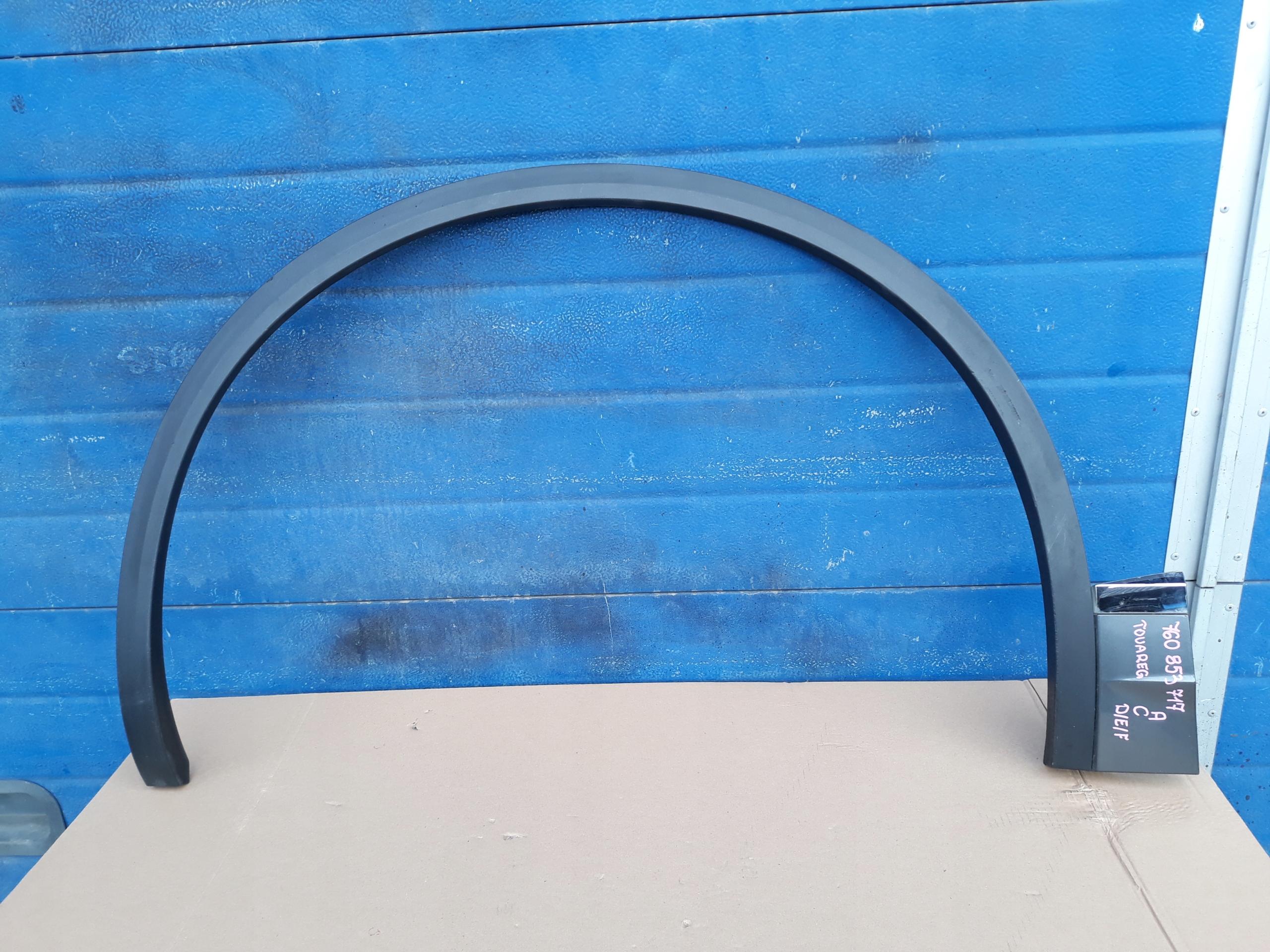 НАКЛАДКА НА КРИЛО VW TOUAREG 760853717A