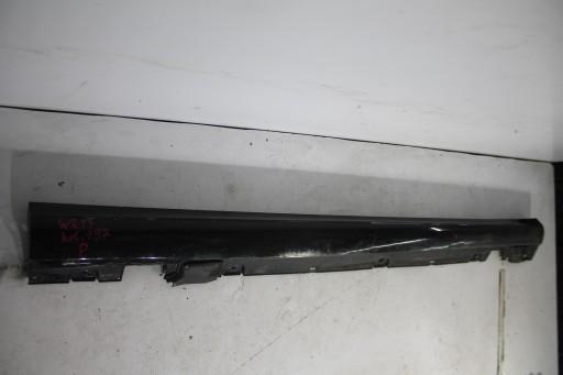 Накладка порога права MERCEDES W213 16-